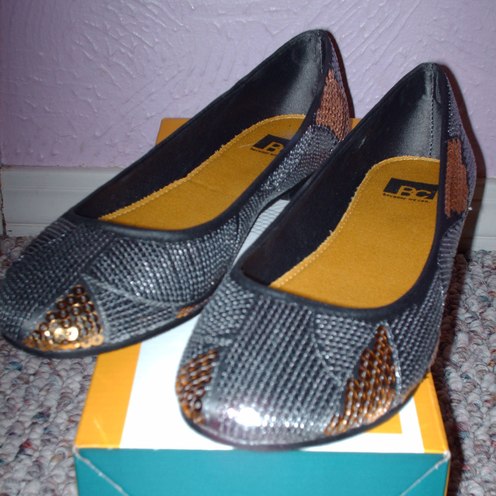 New BC Brand Fancy Sequined Shoes Gold & Silver Size 7 1/2